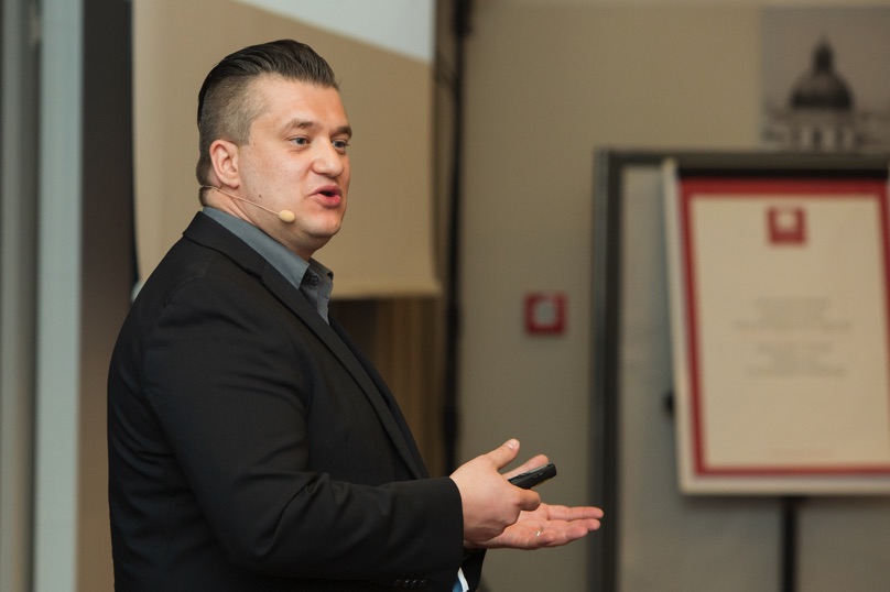 /images/slider-imgs-xs/071_Foto Loeffler_Weconact.jpg